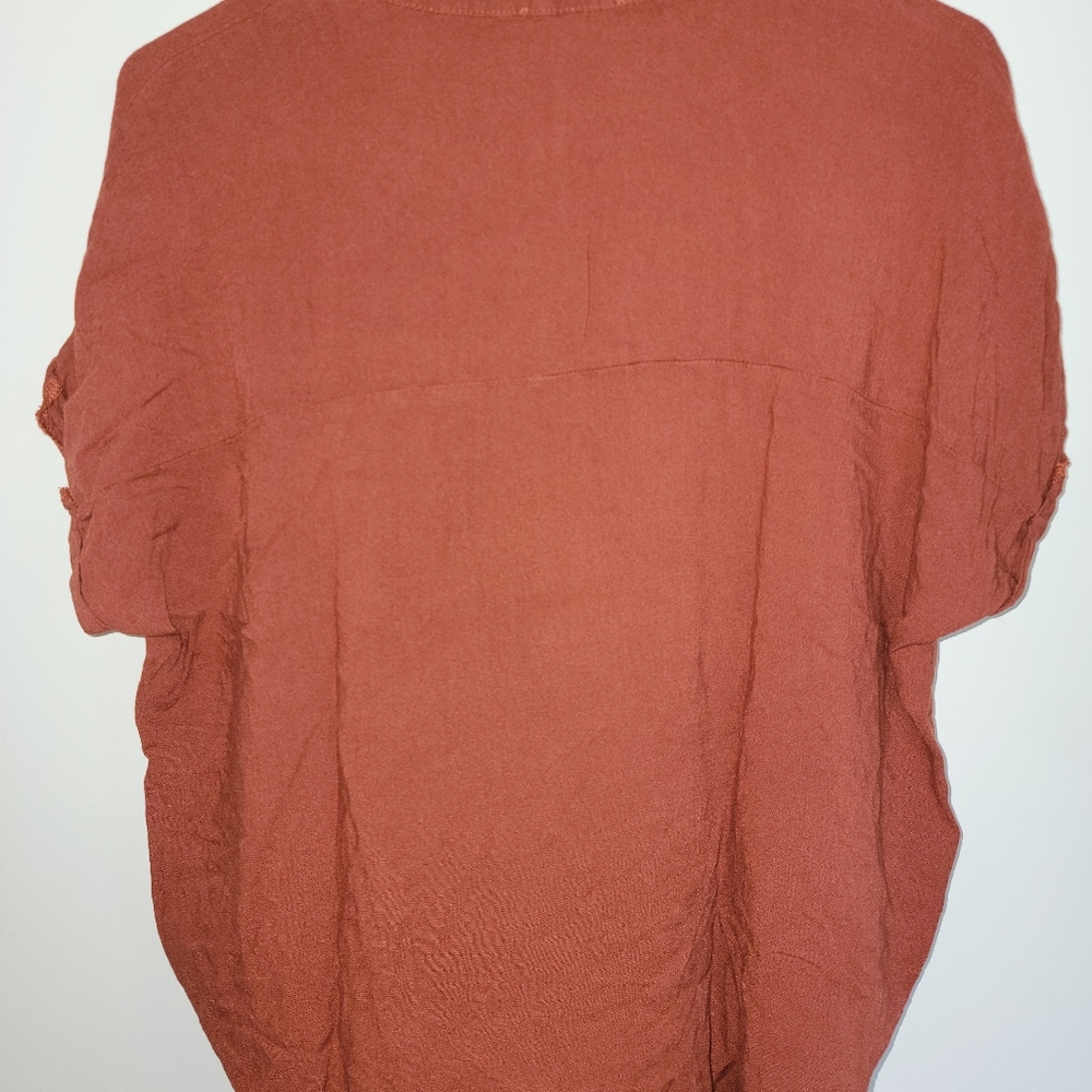 Loose fit high-low box button up